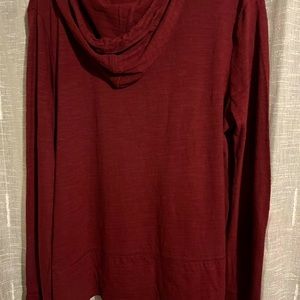 Men’s Long sleeve burgundy hoodie - no signs of wear possibly new.